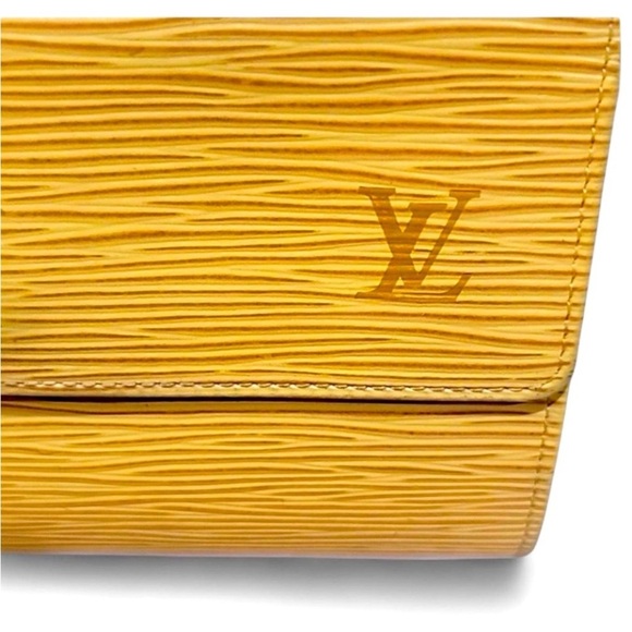 Louis Vuitton Yellow Clutch Wallet - Picture 2 of 8
